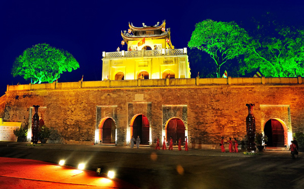 Tổng trấn Bắc thành Nguyễn Văn Thành với công cuộc xây dựng thành Thăng Long ( 1803 - 1805 )